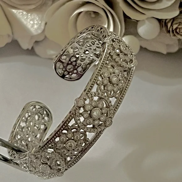Judith Ripka large cuff bracelet - Picture 5 of 9